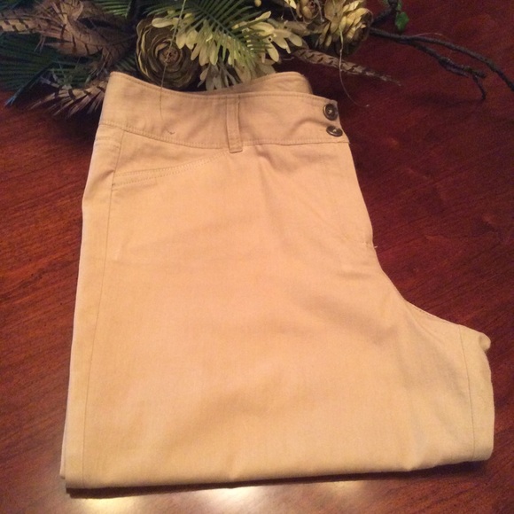 Khaki capris - Picture 1 of 6